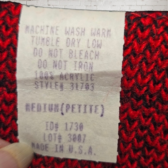 VTG Willow Ridge Petite Knit Cardigan Sweater Red & Black Windowpane Pattern - Picture 6 of 9